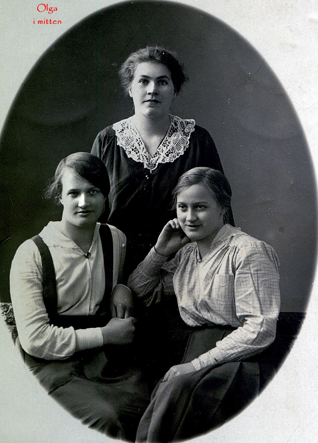 Olga Wolf och två andra flickor