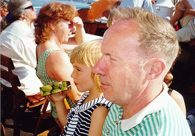 aug 1997 med barnbarnet Emma på en ångbåtsresa till Utö