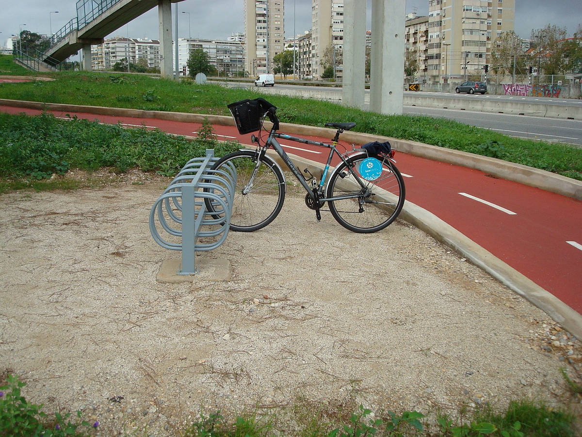 en cykelbro i norra Lissabon